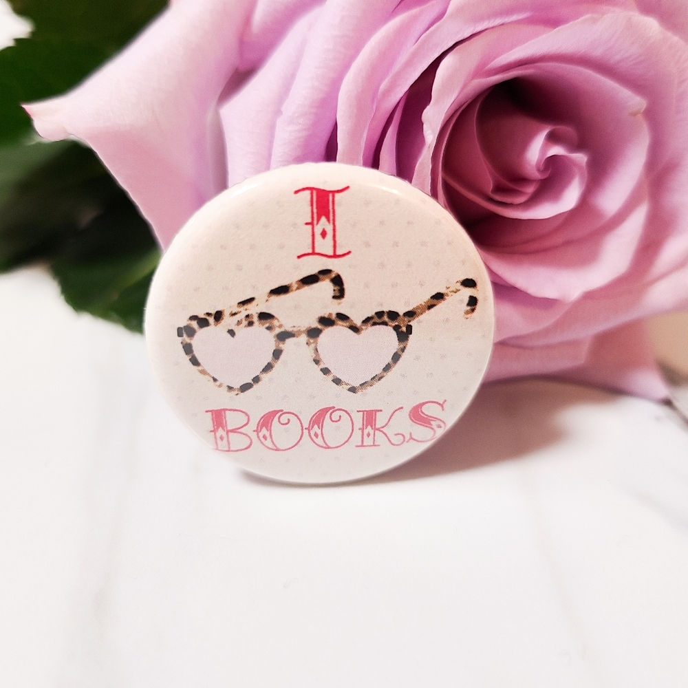 "I ❤ Books" Heart Glasses Button